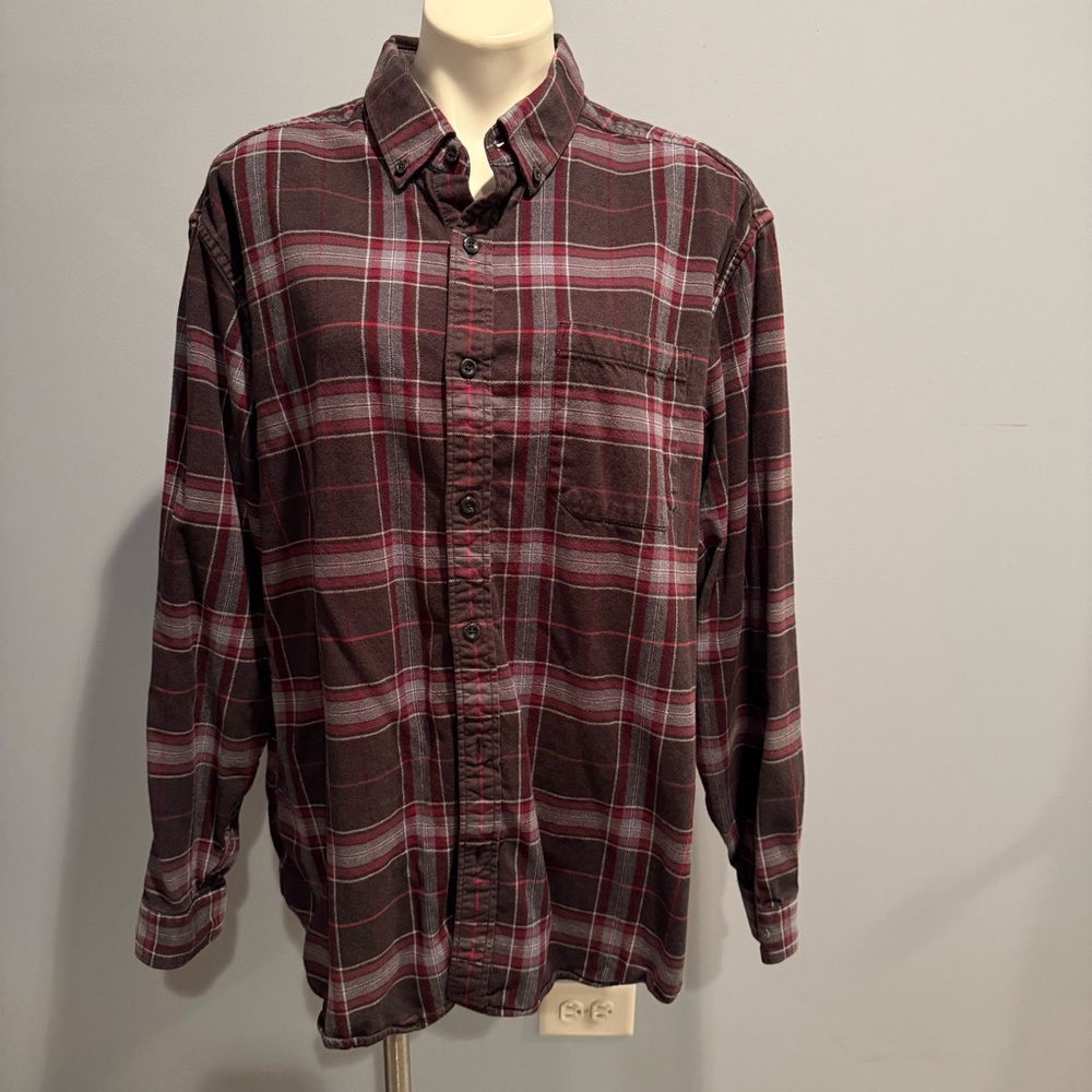 Eddie Bauer Men’s XL Burgundy Plaid Flannel Shirt Relaxed Fit Cotton
